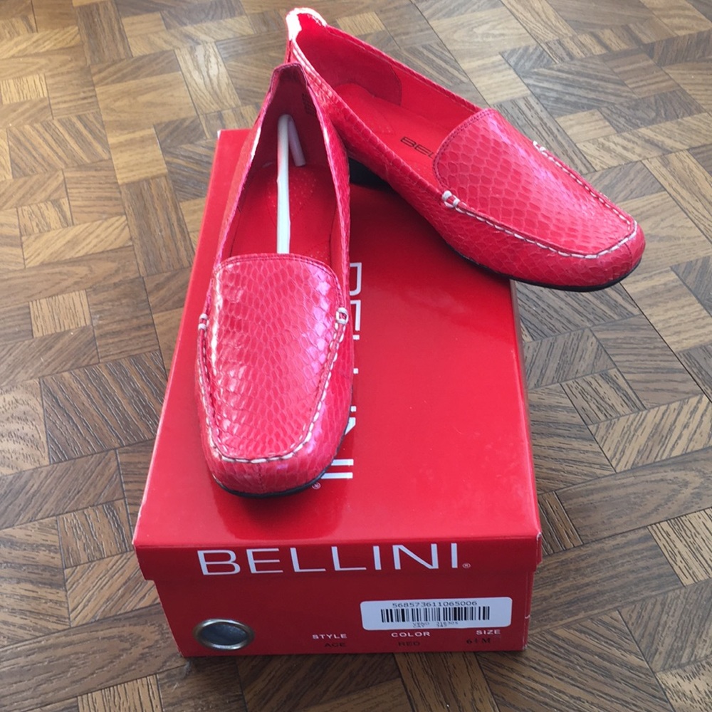 Bellini sneakskin red loafer slip on low 6.5M